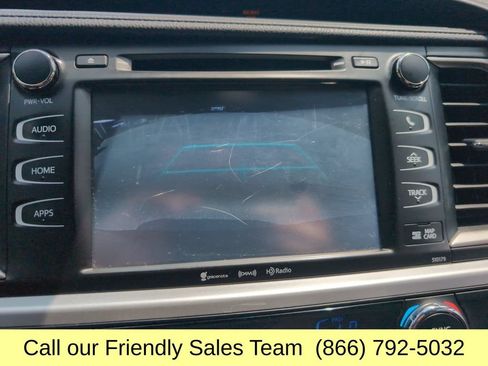Used 2017 Toyota Highlander SE w/ Carpet Mat Package AWD/4WD image 22