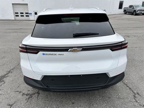 New 2026 Chevrolet Equinox EV LT image 4