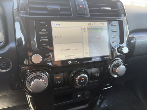 Used 2024 Toyota 4Runner TRD Off-Road Premium AWD/4WD image 23