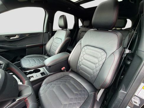 Used 2023 Ford Escape ST-Line Elite w/ Premium Technology Package AWD/4WD image 22