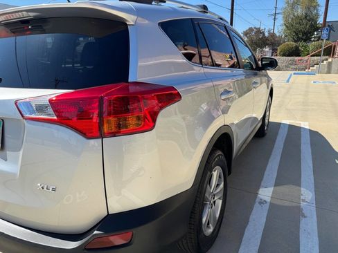 Used 2015 Toyota RAV4 XLE FWD image 5