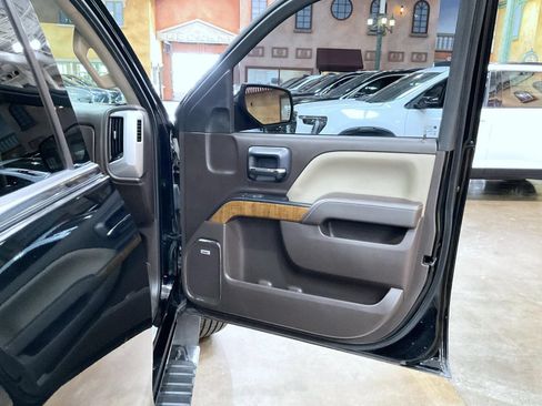 Used 2018 GMC Sierra 1500 SLT w/ SLT Premium Package AWD/4WD image 16