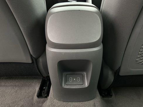 Used 2025 Hyundai Elantra SEL image 18