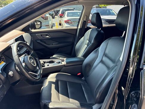 Certified 2021 Nissan Rogue SV w/ Premium Package AWD/4WD image 16