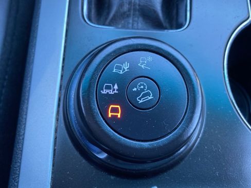 Used 2015 Ford Explorer XLT w/ Equipment Group 202A image 17