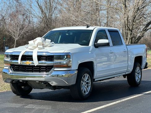 Used 2018 Chevrolet Silverado 1500 LT AWD/4WD image 1