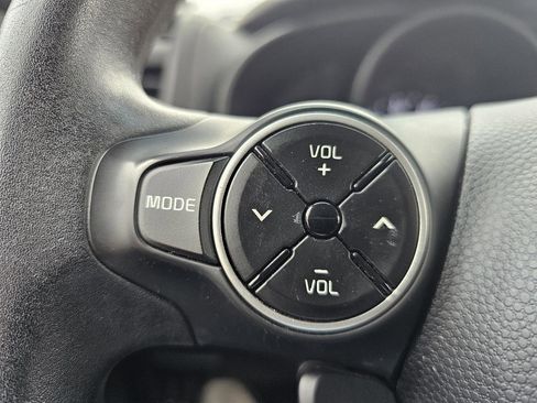 Used 2015 Kia Soul FWD image 11