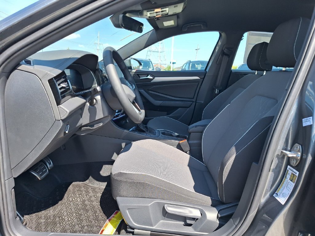 Used 2026 Volkswagen Jetta Sport FWD image 11