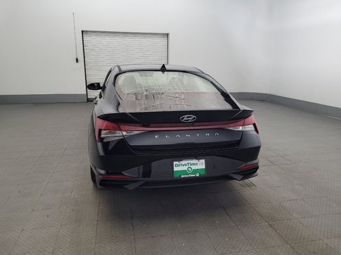 Used 2023 Hyundai Elantra SE FWD image 6