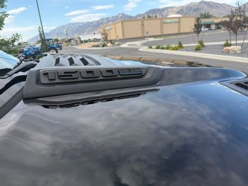 Used 2023 RAM 1500 Laramie AWD/4WD image 18