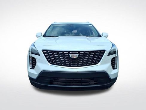 Certified 2023 Cadillac XT4 Luxury w/ Cold Weather Package FWD image 8