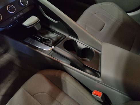 Used 2024 Hyundai Elantra SE image 26