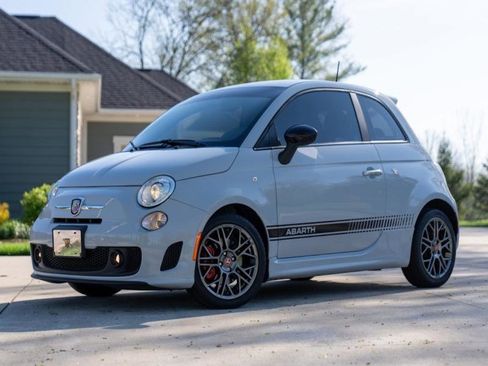 Used 2017 FIAT 500 Abarth FWD image 1