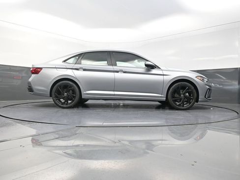New 2026 Volkswagen Jetta SE FWD image 28