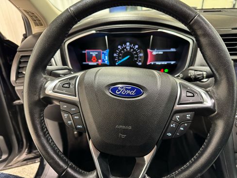 Used 2017 Ford Fusion Titanium image 22