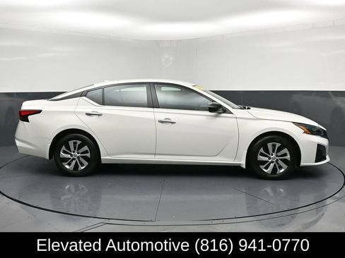 Used 2025 Nissan Altima 2.5 S FWD image 25
