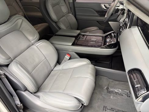 Used 2019 Lincoln Navigator Reserve image 54