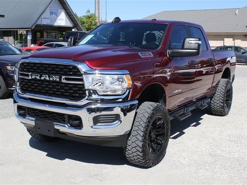 Used 2024 RAM 2500 Big Horn AWD/4WD image 3