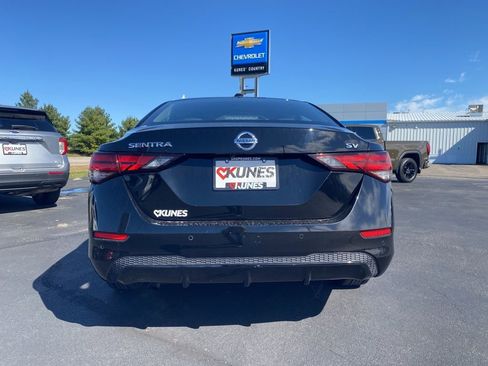 Used 2023 Nissan Sentra SV image 9