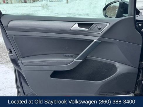 Used 2018 Volkswagen Golf SE image 31