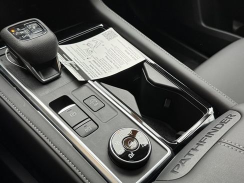 New 2025 Nissan Pathfinder SL AWD/4WD image 28