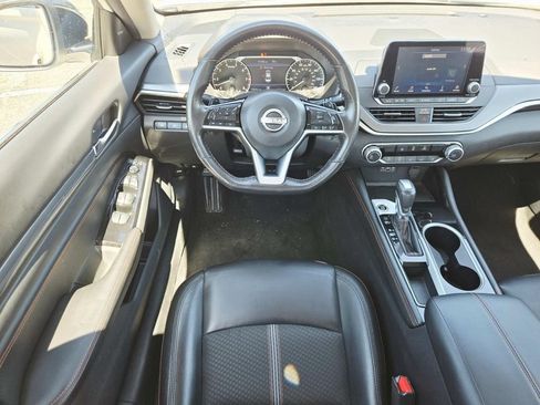 Used 2023 Nissan Altima 2.5 SR FWD image 10