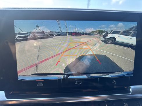 Used 2025 GMC Sierra 1500 SLT image 17