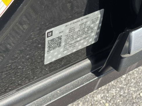 Used 2018 Chevrolet Bolt LT FWD image 30