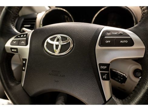 Used 2012 Toyota Highlander Limited w/ Tow Pkg FWD image 28