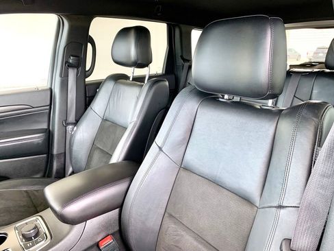 Used 2022 Jeep Grand Cherokee Laredo X AWD/4WD image 16