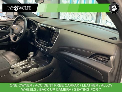 Used 2023 Chevrolet Traverse LT image 18