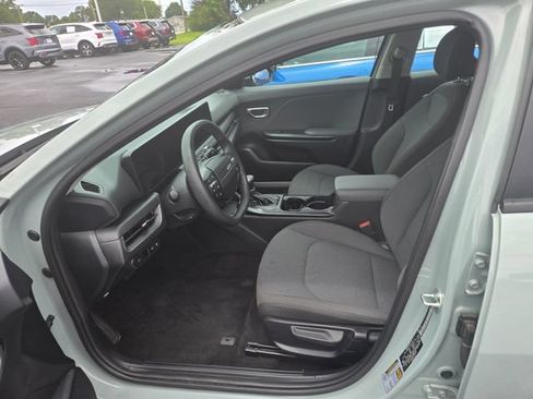 Used 2025 Kia K4 FWD image 6