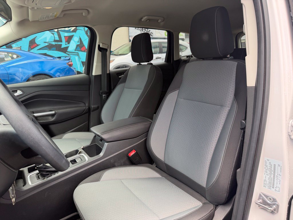 Used 2018 Ford Escape SE w/ SE Sync 3 Package FWD image 12