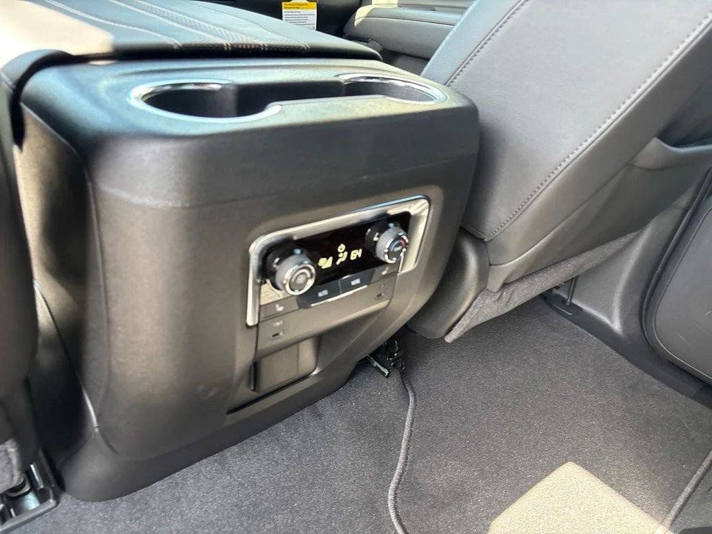Used 2026 Chevrolet Tahoe High Country RWD image 20