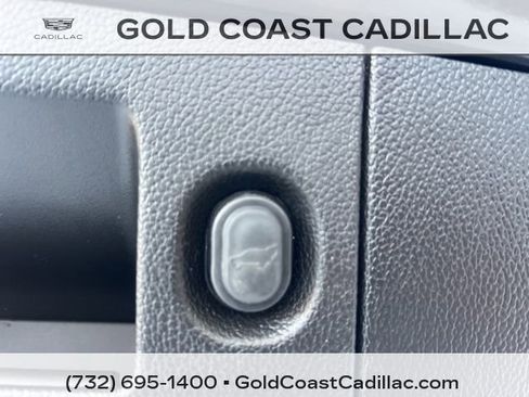 Used 2020 Cadillac Escalade ESV Premium Luxury w/ Escalade Sport Edition image 17