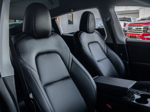 Used 2024 Tesla Model Y Long Range image 22