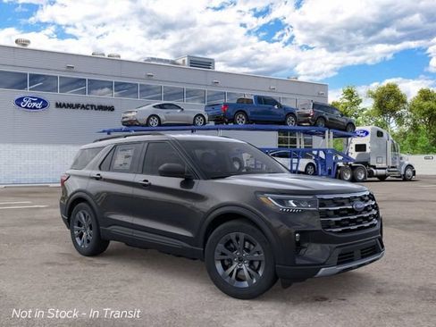 New 2026 Ford Explorer Active w/ Active Comfort Package AWD/4WD image 8