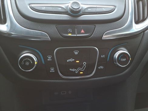 Used 2022 Chevrolet Equinox LT image 23