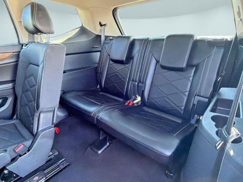 Used 2024 Volkswagen Atlas SE image 25