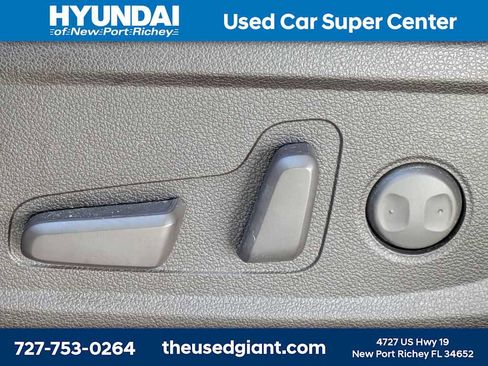 Used 2020 Hyundai Santa Fe SEL FWD image 22