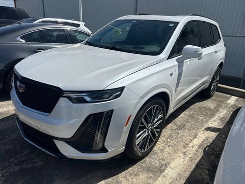 Used 2023 Cadillac XT6 Sport w/ Technology Package AWD/4WD image 1