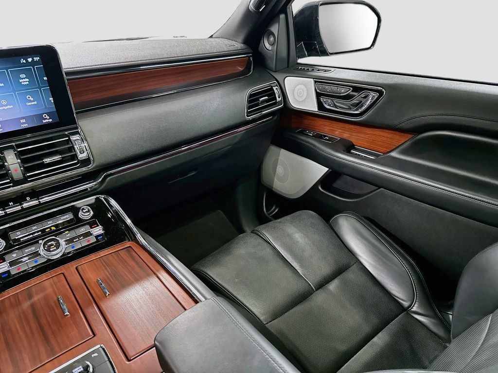 Used 2021 Lincoln Navigator Reserve w/ Luxury Package AWD/4WD image 24