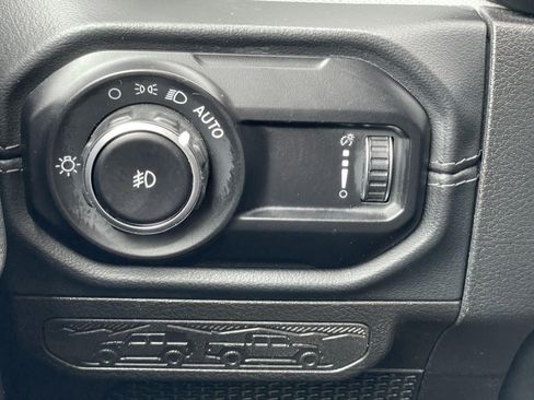 Used 2024 Jeep Wrangler Unlimited Sahara AWD/4WD image 34