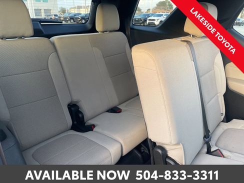 Used 2023 Chevrolet Traverse LS w/ Safety Package image 20