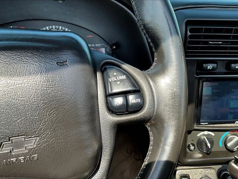 Used 2002 Chevrolet Camaro Z28 w/ Sport Appearance Pkg RWD image 11