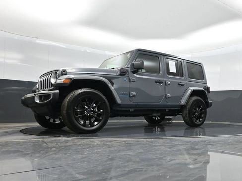 Used 2025 Jeep Wrangler Unlimited Sahara w/ Safety Group AWD/4WD image 53