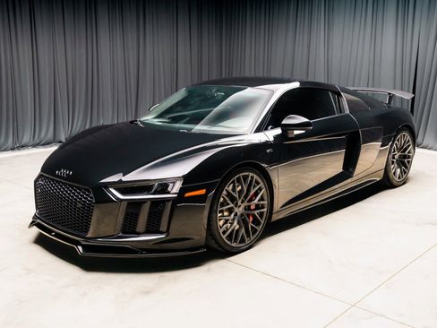 Used 2018 Audi R8 V10 image 18