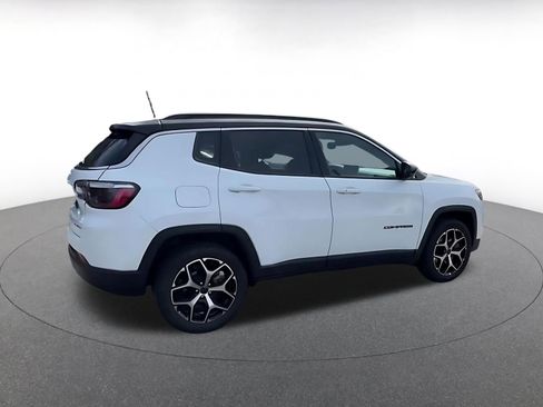 Used 2025 Jeep Compass Limited image 14