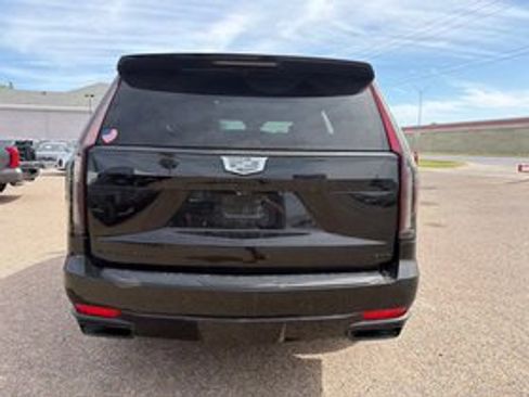 Used 2022 Cadillac Escalade Sport w/ Touring Package image 4