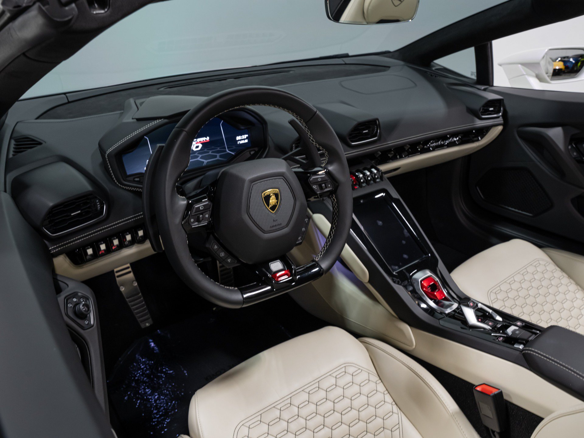 Used 2024 Lamborghini Huracan EVO AWD/4WD image 30